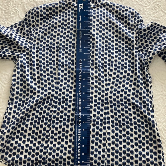 Chico’s No-Iron Blouse Sz 1 (8) “Blue Grotto” style - Picture 7 of 7